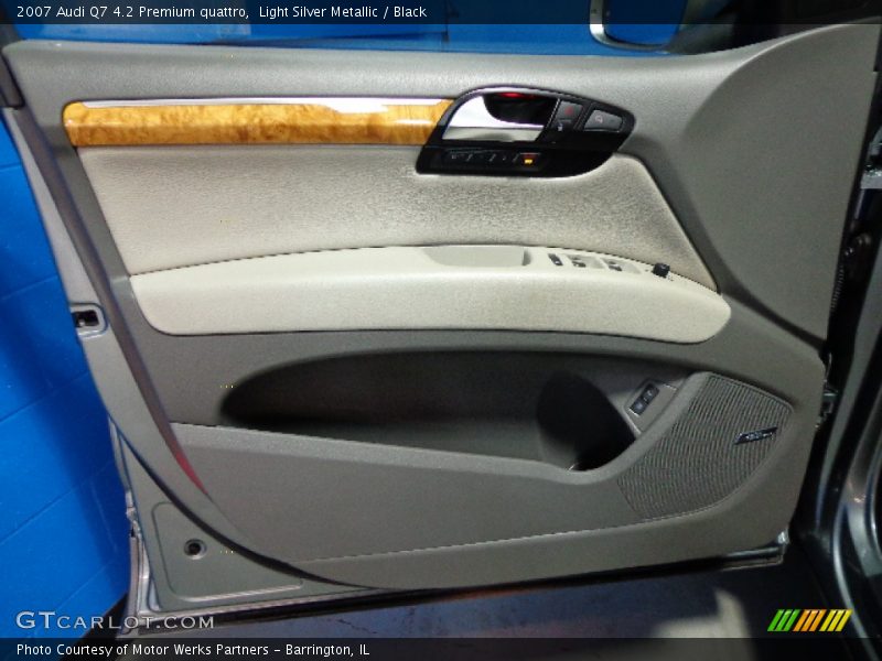 Light Silver Metallic / Black 2007 Audi Q7 4.2 Premium quattro