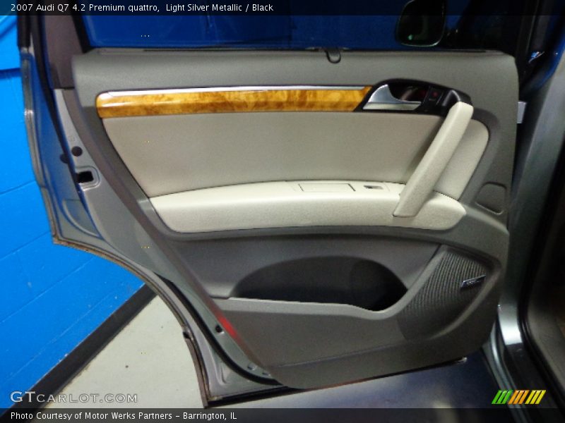 Light Silver Metallic / Black 2007 Audi Q7 4.2 Premium quattro