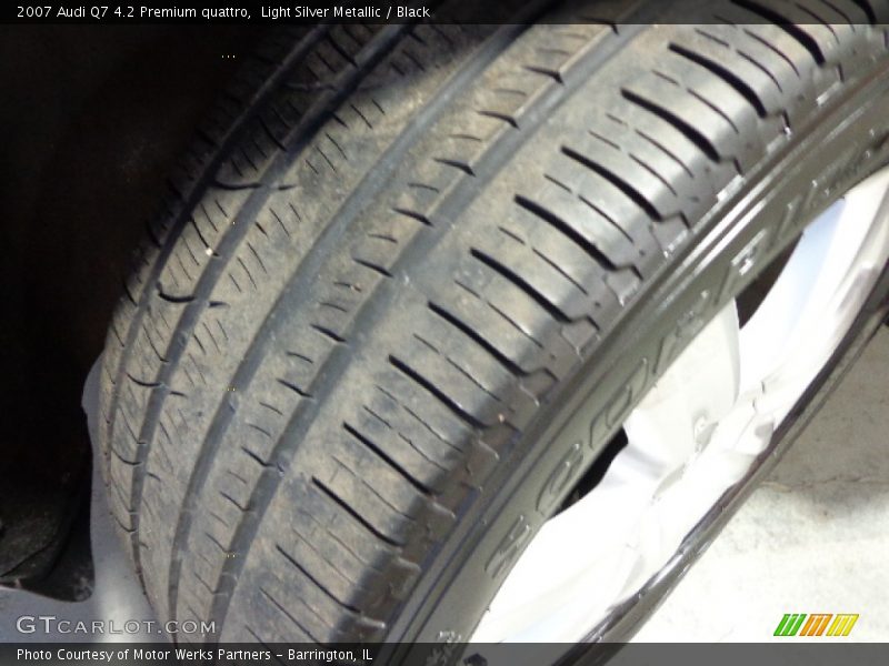 Light Silver Metallic / Black 2007 Audi Q7 4.2 Premium quattro
