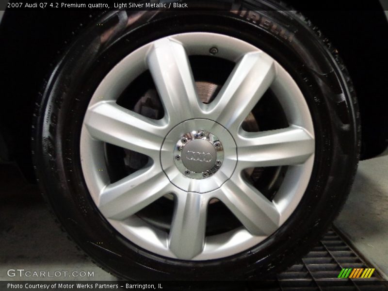 Light Silver Metallic / Black 2007 Audi Q7 4.2 Premium quattro