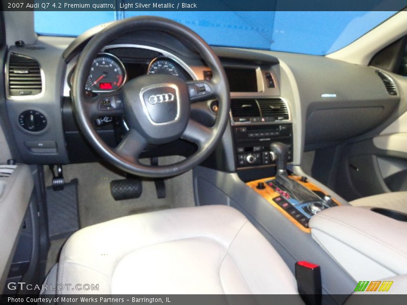 Light Silver Metallic / Black 2007 Audi Q7 4.2 Premium quattro