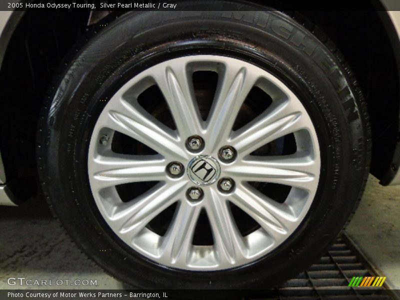 Silver Pearl Metallic / Gray 2005 Honda Odyssey Touring