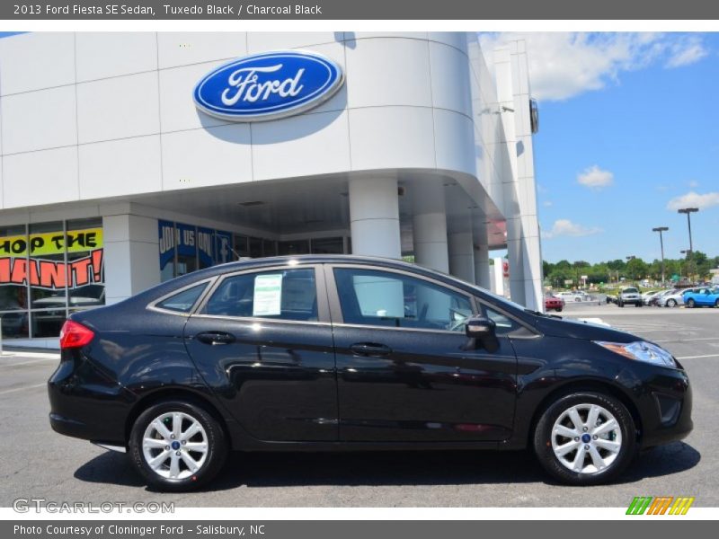 Tuxedo Black / Charcoal Black 2013 Ford Fiesta SE Sedan