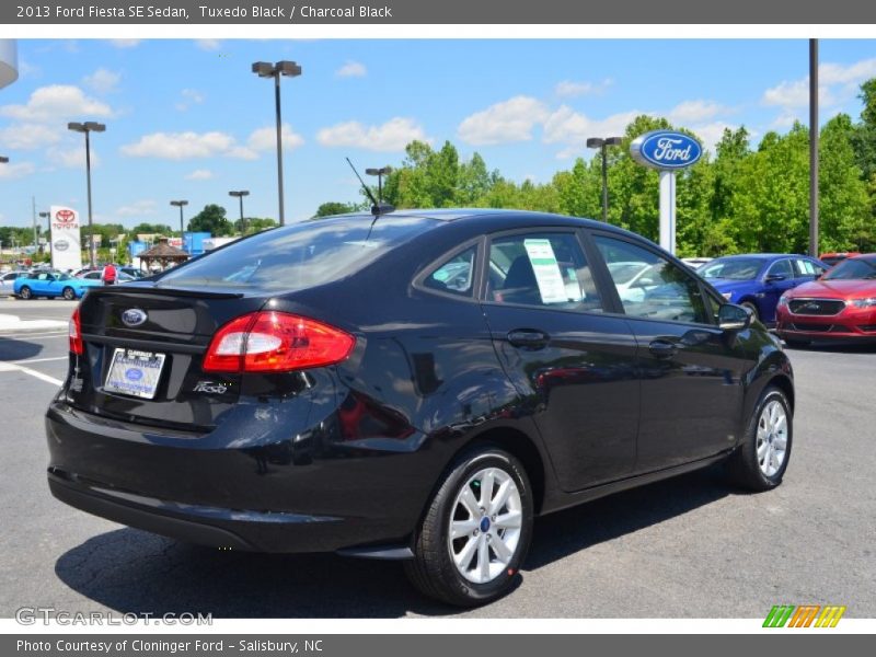 Tuxedo Black / Charcoal Black 2013 Ford Fiesta SE Sedan