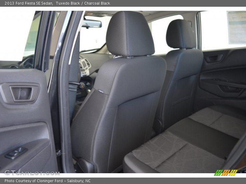 Tuxedo Black / Charcoal Black 2013 Ford Fiesta SE Sedan