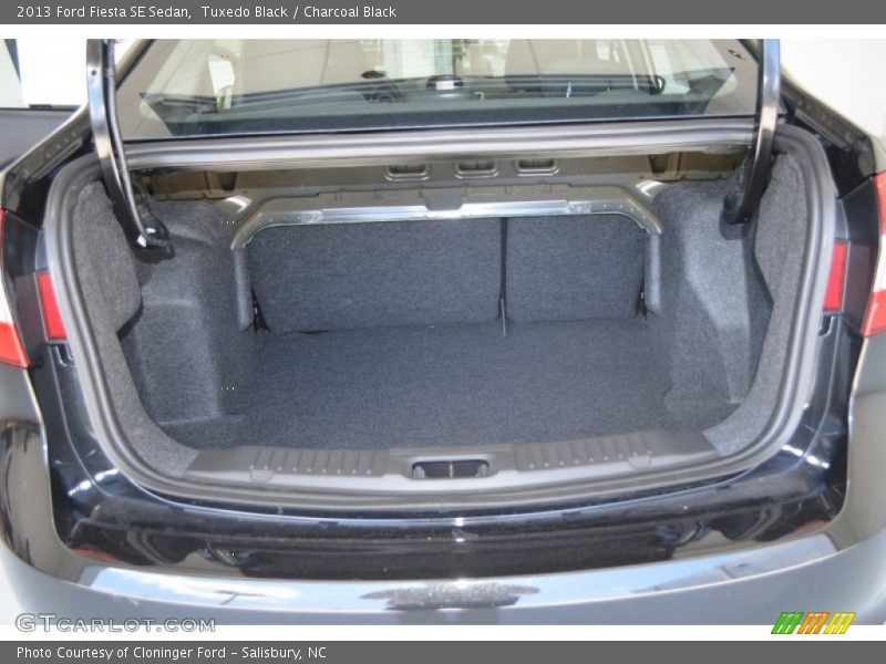 Tuxedo Black / Charcoal Black 2013 Ford Fiesta SE Sedan