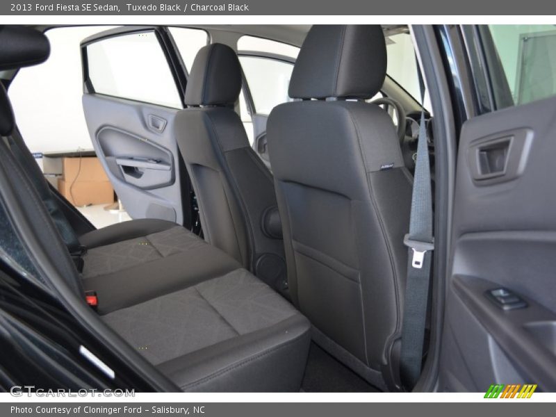Tuxedo Black / Charcoal Black 2013 Ford Fiesta SE Sedan