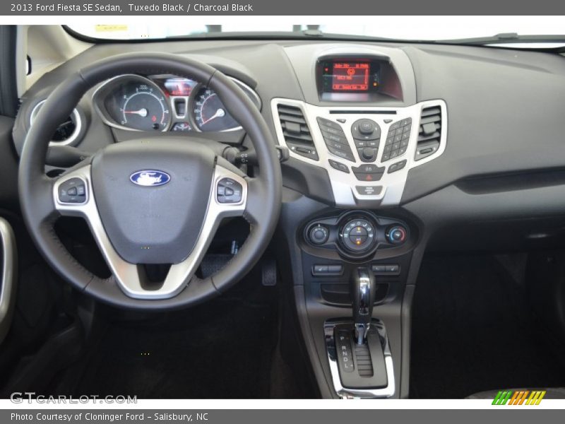 Tuxedo Black / Charcoal Black 2013 Ford Fiesta SE Sedan