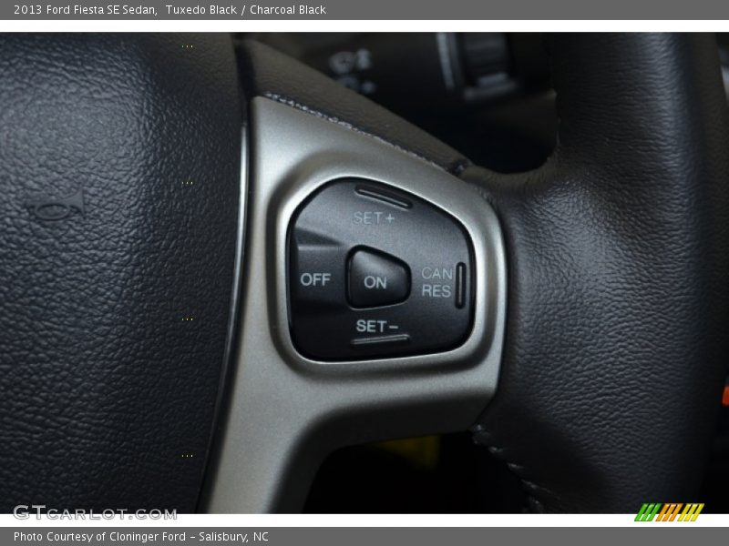 Tuxedo Black / Charcoal Black 2013 Ford Fiesta SE Sedan