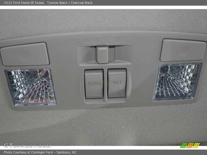 Tuxedo Black / Charcoal Black 2013 Ford Fiesta SE Sedan