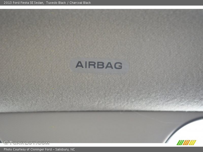 Tuxedo Black / Charcoal Black 2013 Ford Fiesta SE Sedan