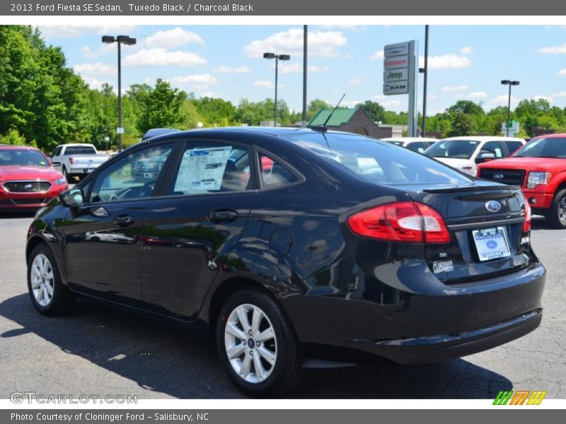 Tuxedo Black / Charcoal Black 2013 Ford Fiesta SE Sedan