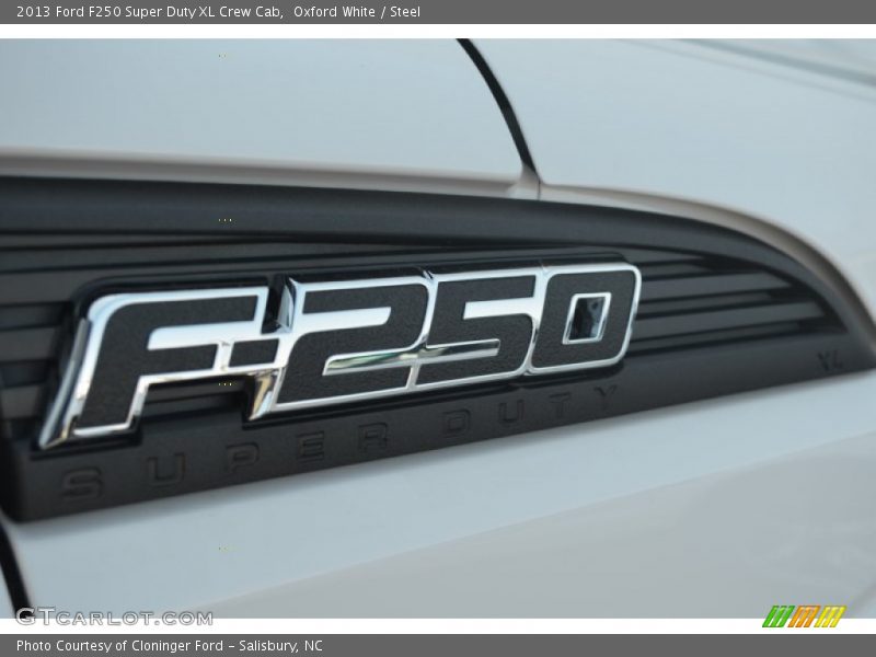  2013 F250 Super Duty XL Crew Cab Logo