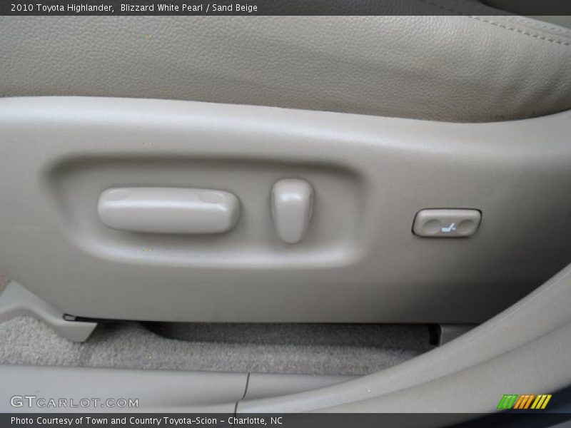 Blizzard White Pearl / Sand Beige 2010 Toyota Highlander