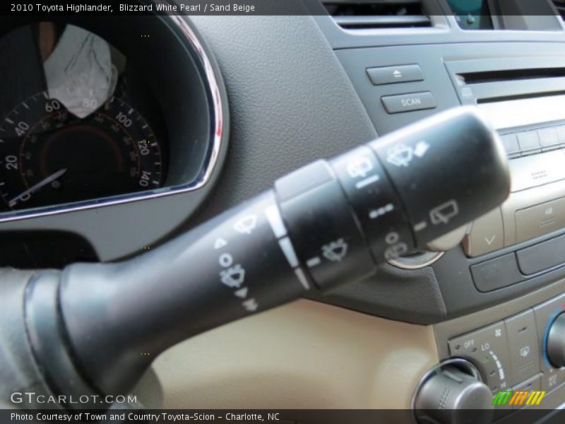 Blizzard White Pearl / Sand Beige 2010 Toyota Highlander