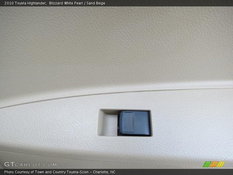 Blizzard White Pearl / Sand Beige 2010 Toyota Highlander