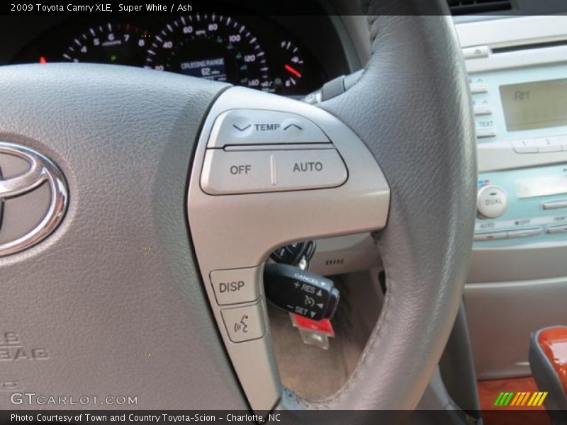 Controls of 2009 Camry XLE