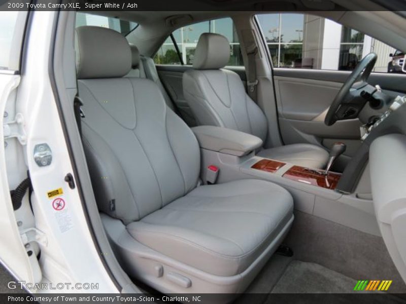Front Seat of 2009 Camry XLE