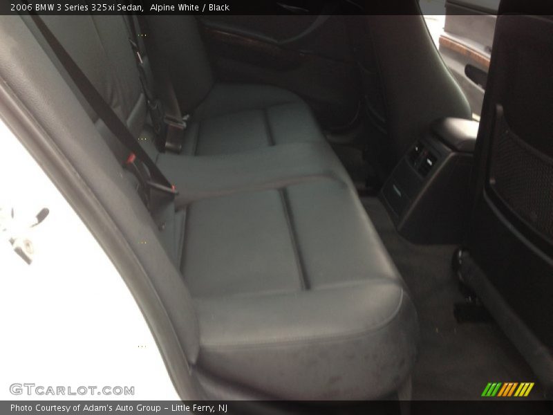 Alpine White / Black 2006 BMW 3 Series 325xi Sedan