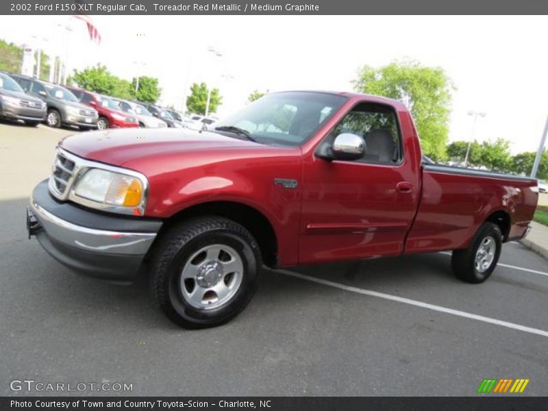 Front 3/4 View of 2002 F150 XLT Regular Cab