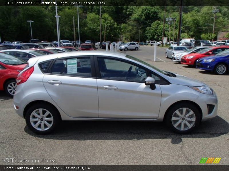 Ingot Silver / Charcoal Black 2013 Ford Fiesta SE Hatchback