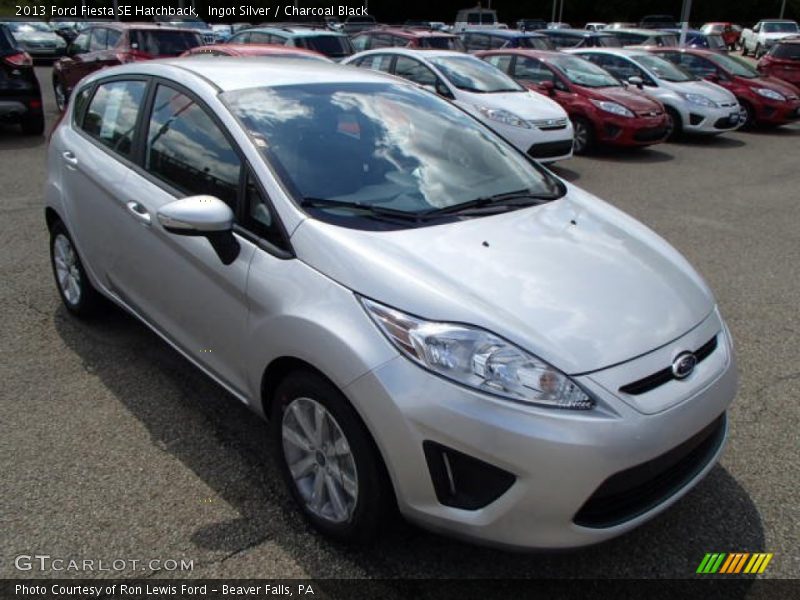 Ingot Silver / Charcoal Black 2013 Ford Fiesta SE Hatchback