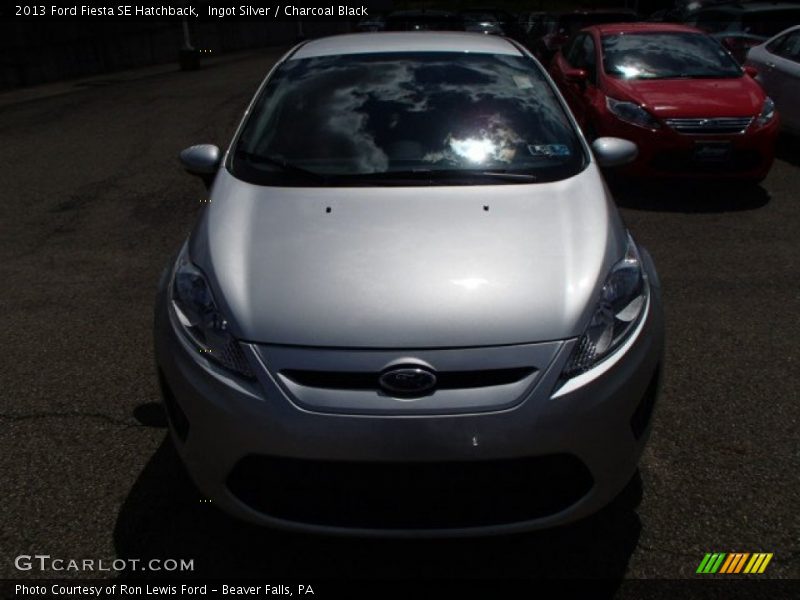 Ingot Silver / Charcoal Black 2013 Ford Fiesta SE Hatchback
