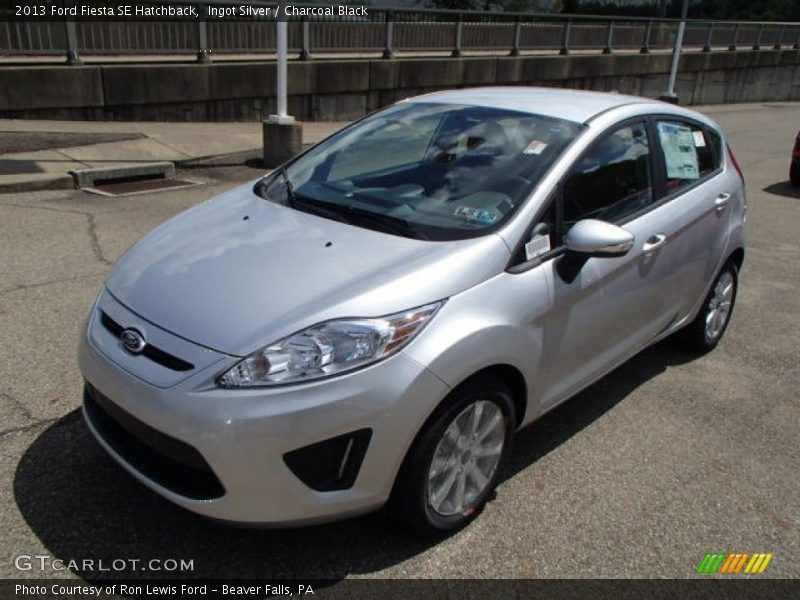 Ingot Silver / Charcoal Black 2013 Ford Fiesta SE Hatchback