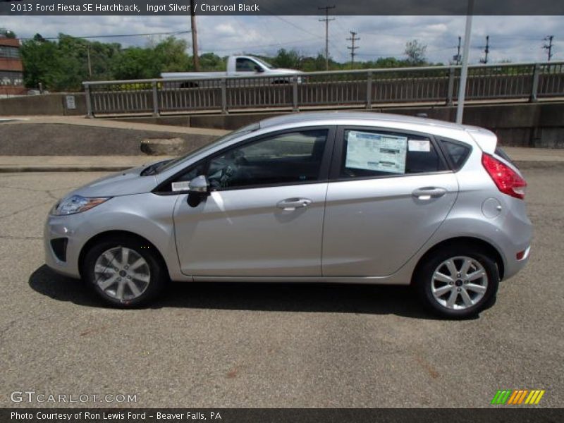 Ingot Silver / Charcoal Black 2013 Ford Fiesta SE Hatchback