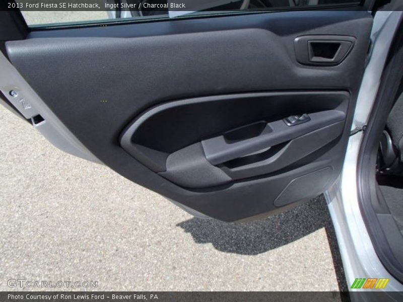 Ingot Silver / Charcoal Black 2013 Ford Fiesta SE Hatchback