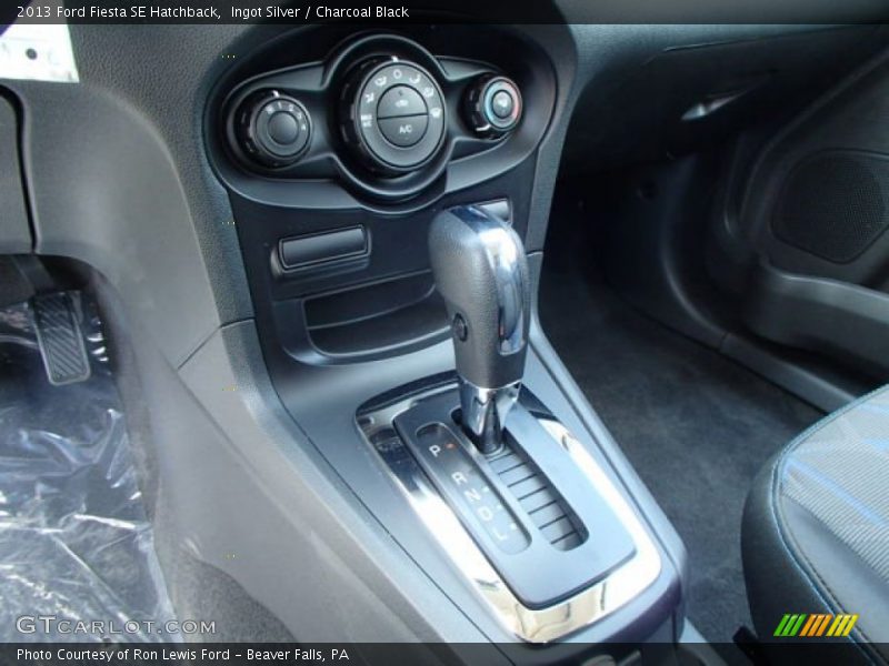 Ingot Silver / Charcoal Black 2013 Ford Fiesta SE Hatchback