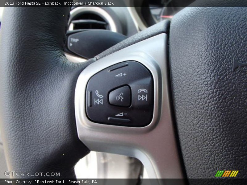 Ingot Silver / Charcoal Black 2013 Ford Fiesta SE Hatchback