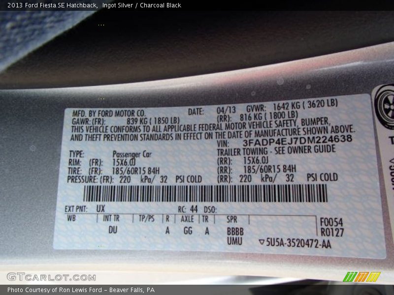 Ingot Silver / Charcoal Black 2013 Ford Fiesta SE Hatchback