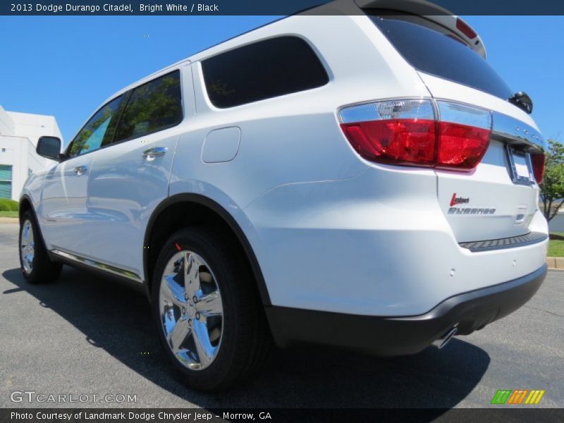 Bright White / Black 2013 Dodge Durango Citadel