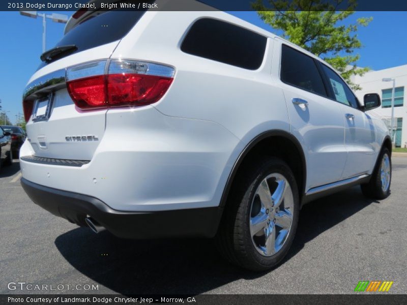 Bright White / Black 2013 Dodge Durango Citadel