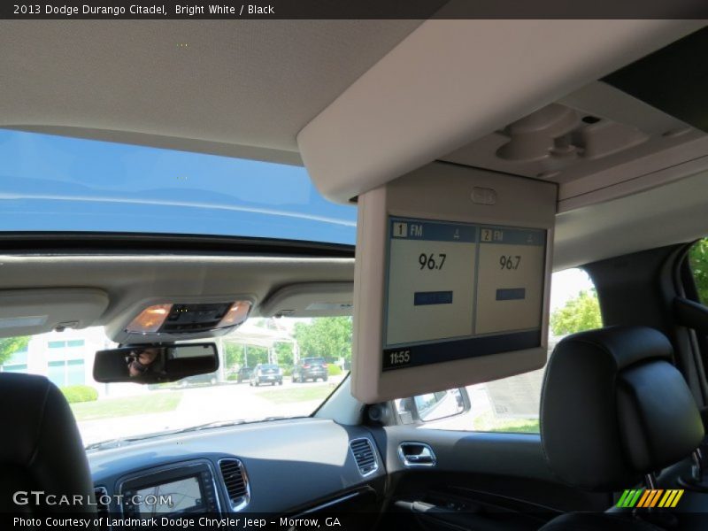 Bright White / Black 2013 Dodge Durango Citadel