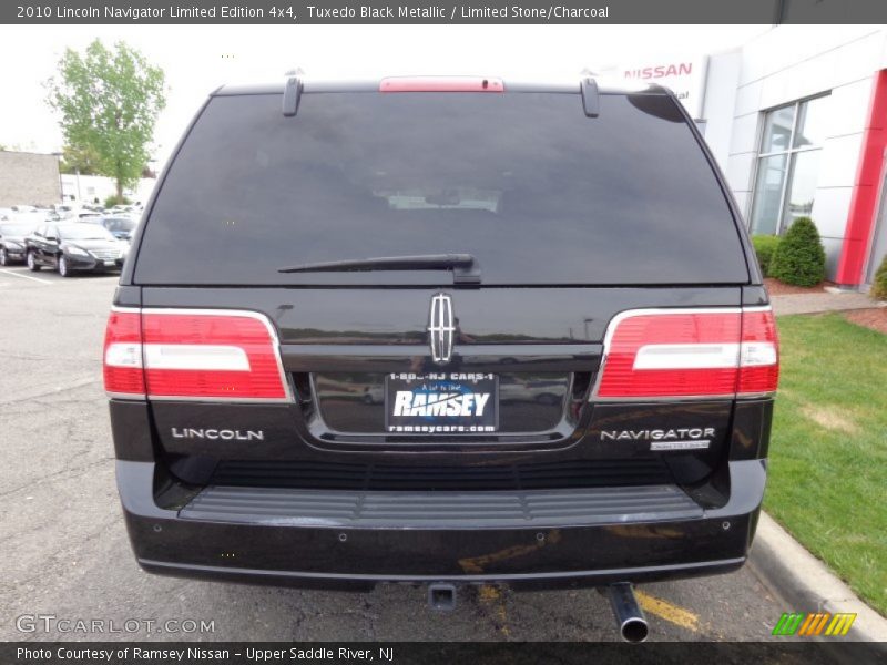 Tuxedo Black Metallic / Limited Stone/Charcoal 2010 Lincoln Navigator Limited Edition 4x4