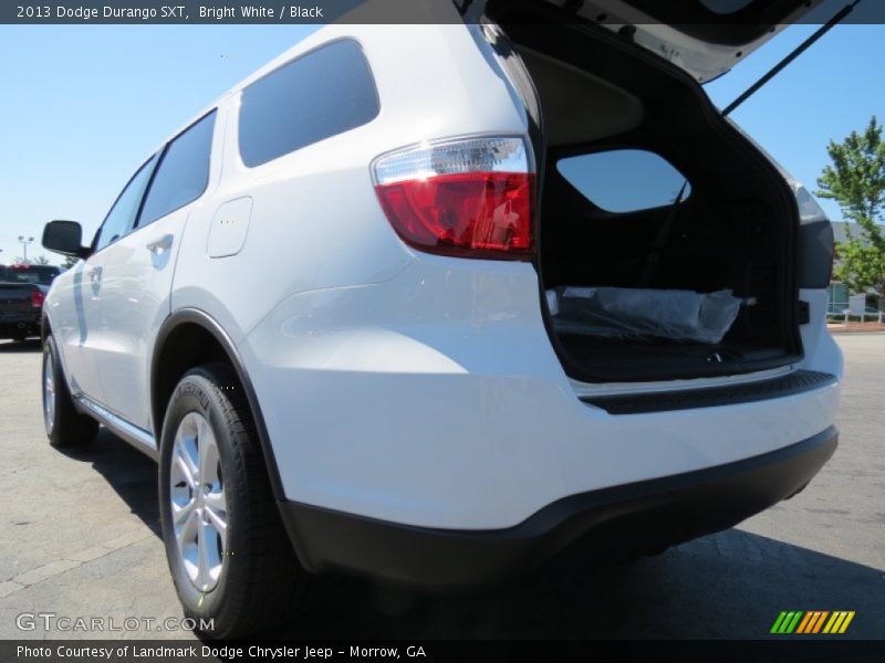 Bright White / Black 2013 Dodge Durango SXT