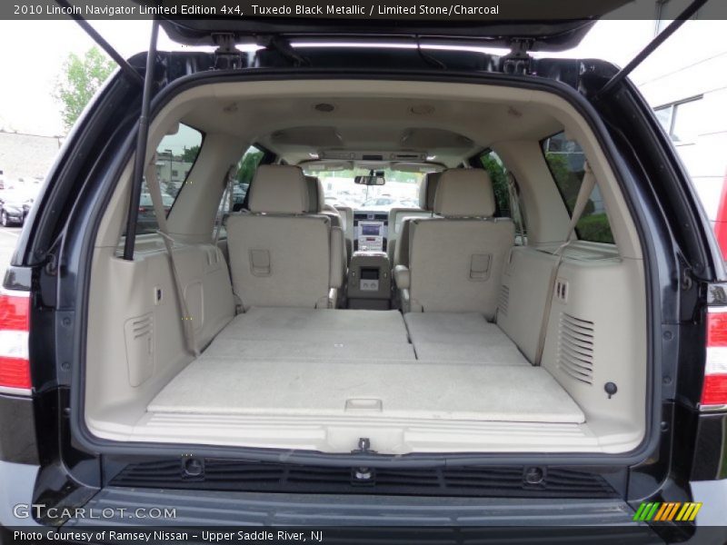  2010 Navigator Limited Edition 4x4 Trunk