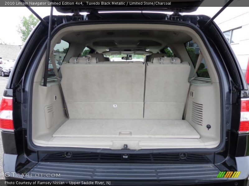  2010 Navigator Limited Edition 4x4 Trunk