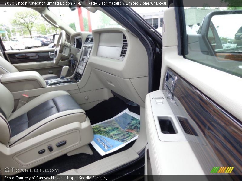 Tuxedo Black Metallic / Limited Stone/Charcoal 2010 Lincoln Navigator Limited Edition 4x4