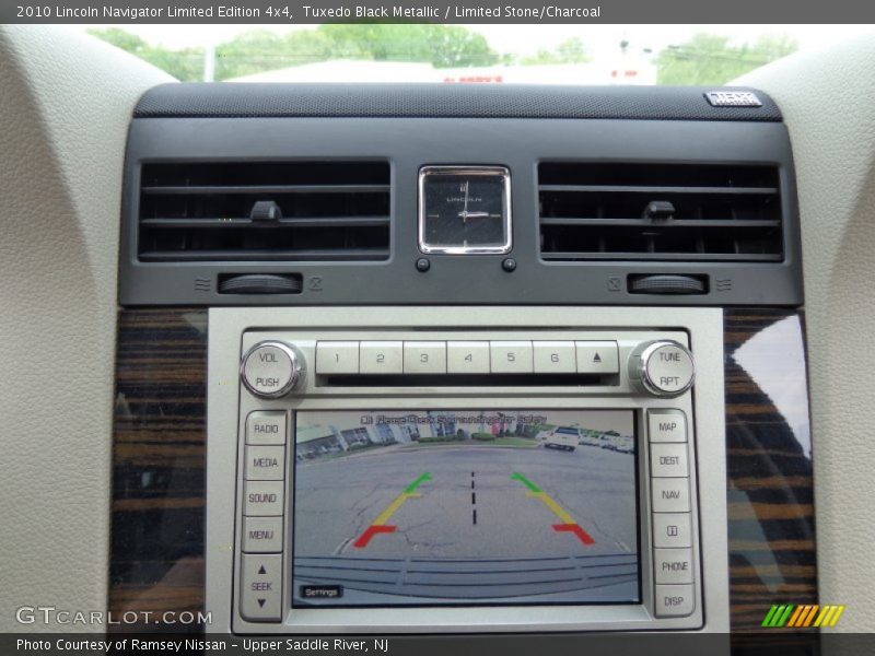 Controls of 2010 Navigator Limited Edition 4x4