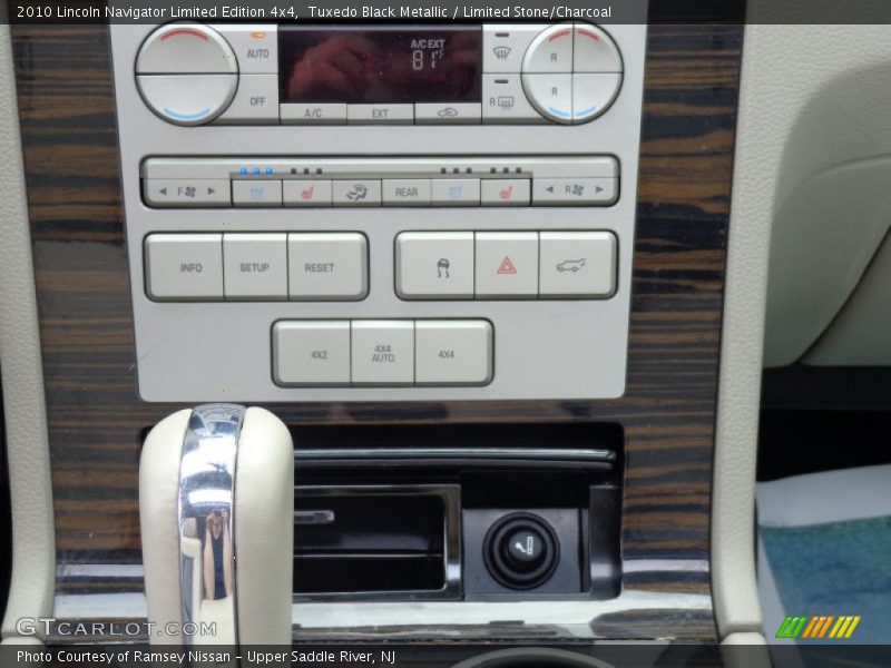 Tuxedo Black Metallic / Limited Stone/Charcoal 2010 Lincoln Navigator Limited Edition 4x4