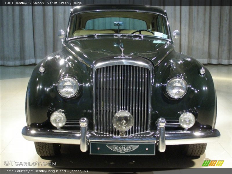Velvet Green / Beige 1961 Bentley S2 Saloon