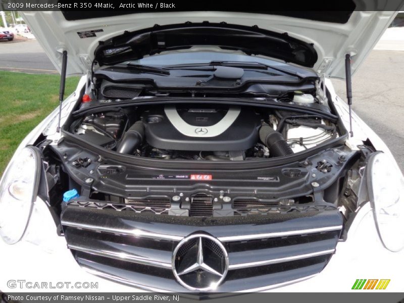 Arctic White / Black 2009 Mercedes-Benz R 350 4Matic