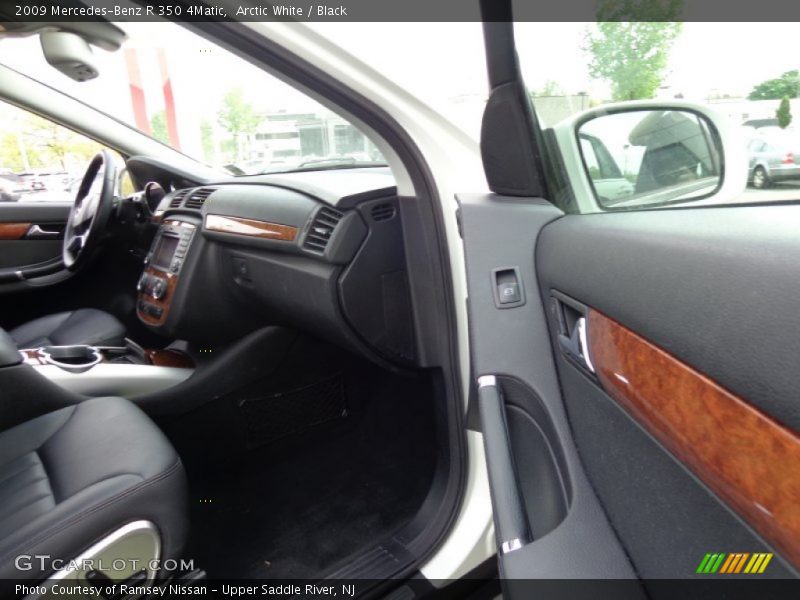 Arctic White / Black 2009 Mercedes-Benz R 350 4Matic