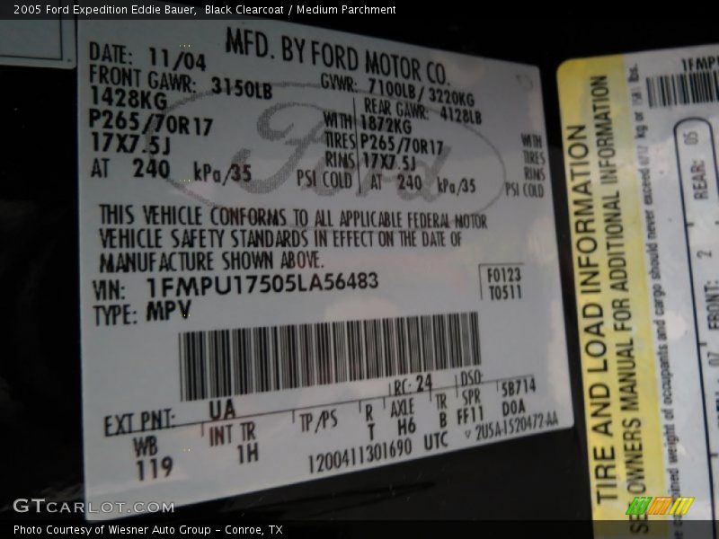 Black Clearcoat / Medium Parchment 2005 Ford Expedition Eddie Bauer