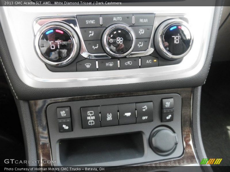 Controls of 2013 Acadia SLT AWD