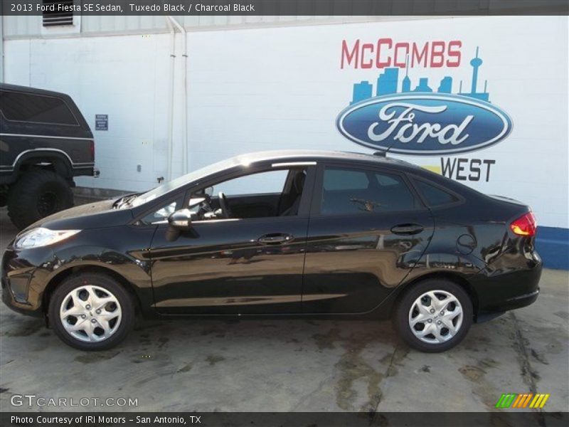 Tuxedo Black / Charcoal Black 2013 Ford Fiesta SE Sedan