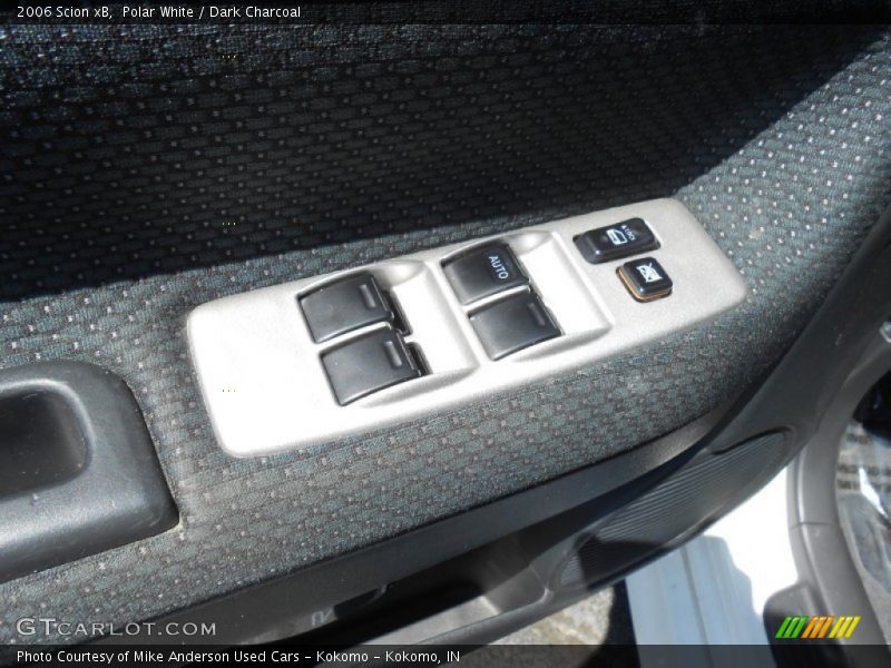 Polar White / Dark Charcoal 2006 Scion xB
